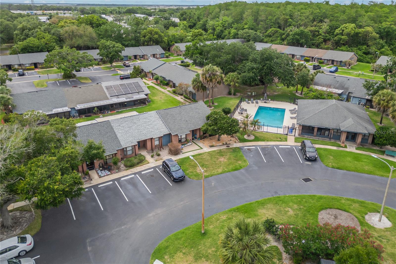 2818 SHANNON OAK COURT