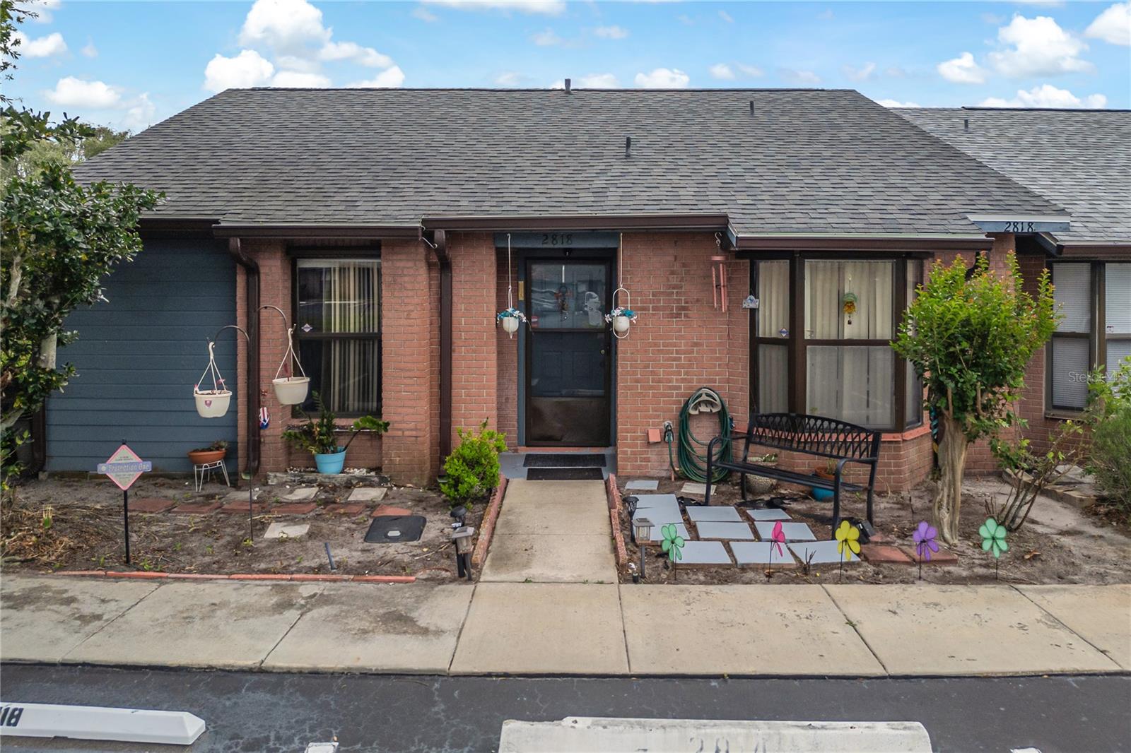 2818 SHANNON OAK COURT