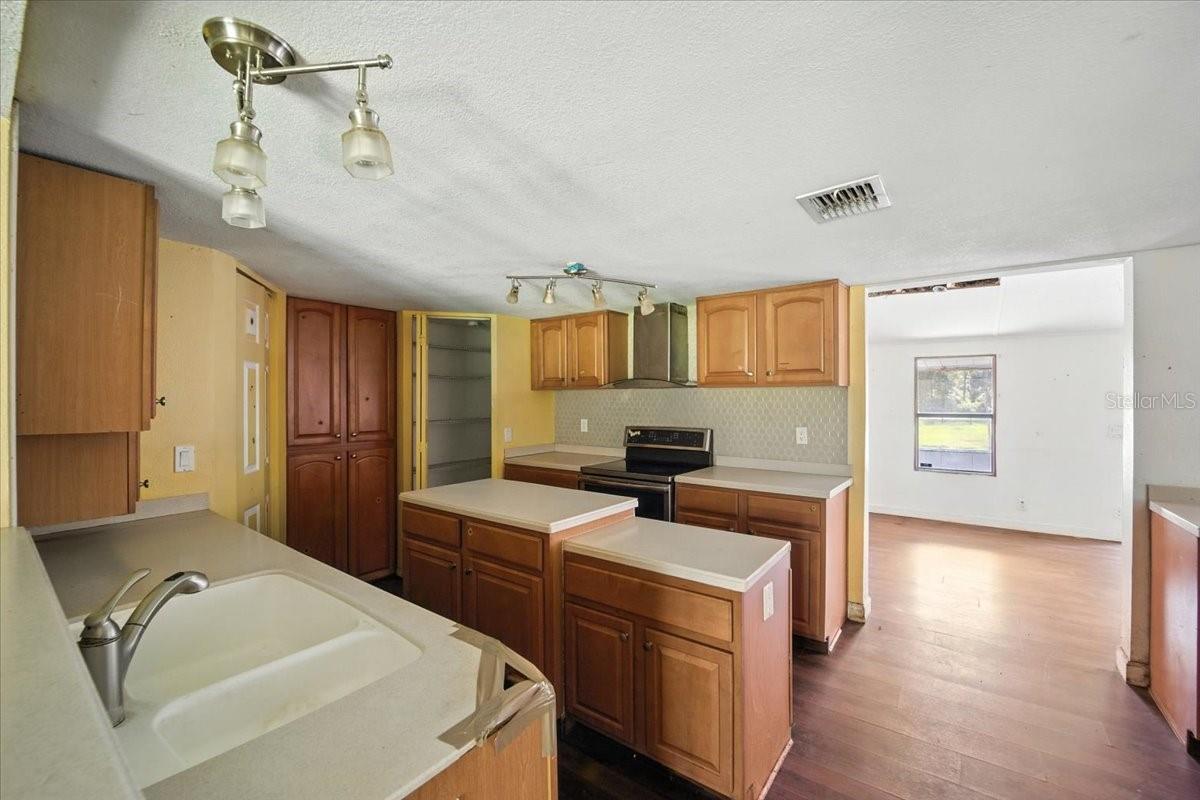 DAYTONA NORTH - Residential