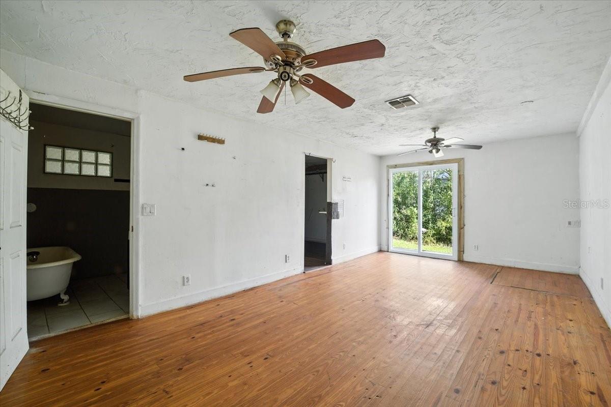 DAYTONA NORTH - Residential