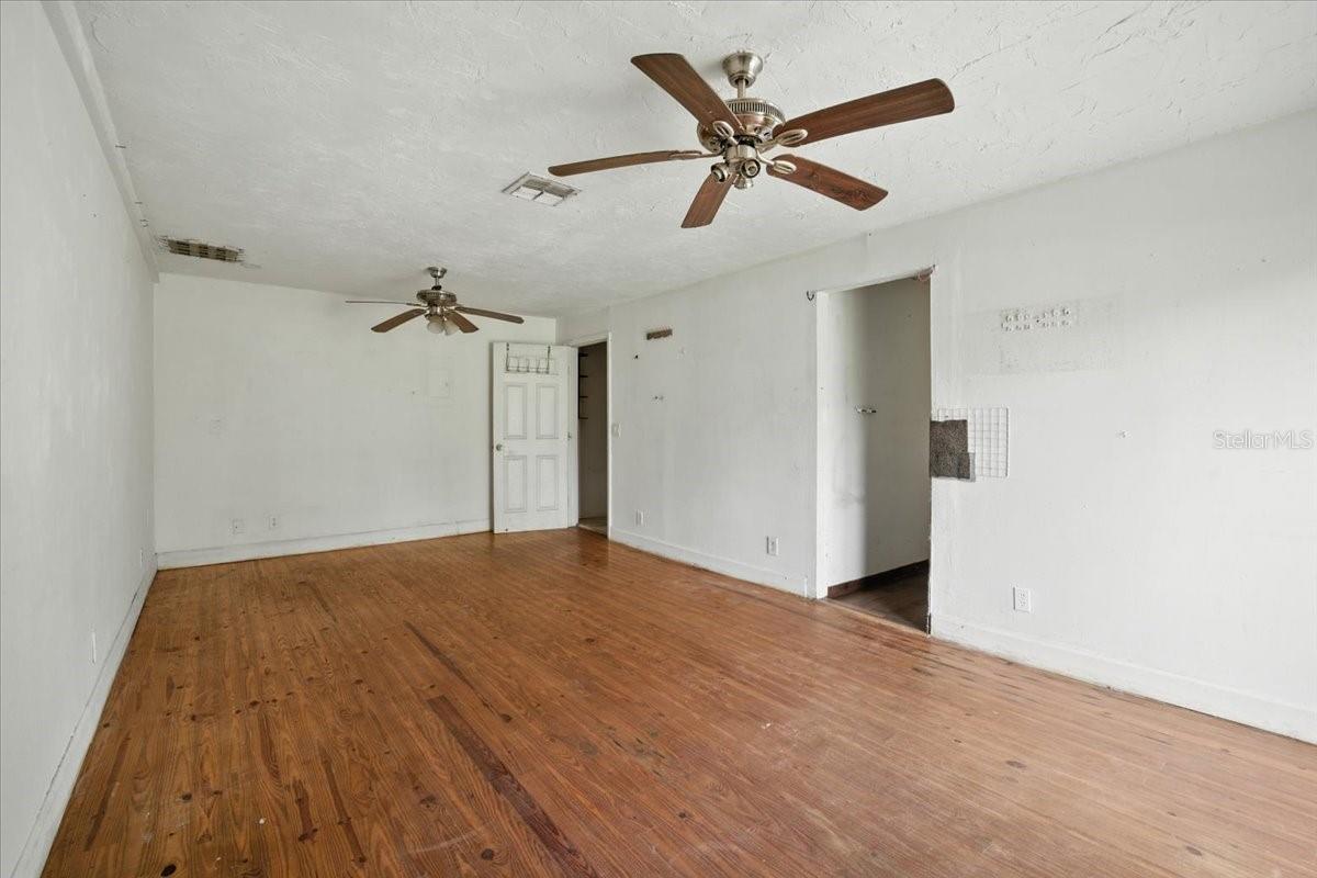 DAYTONA NORTH - Residential