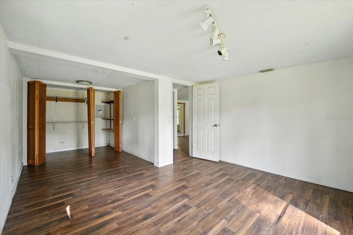 DAYTONA NORTH - Residential