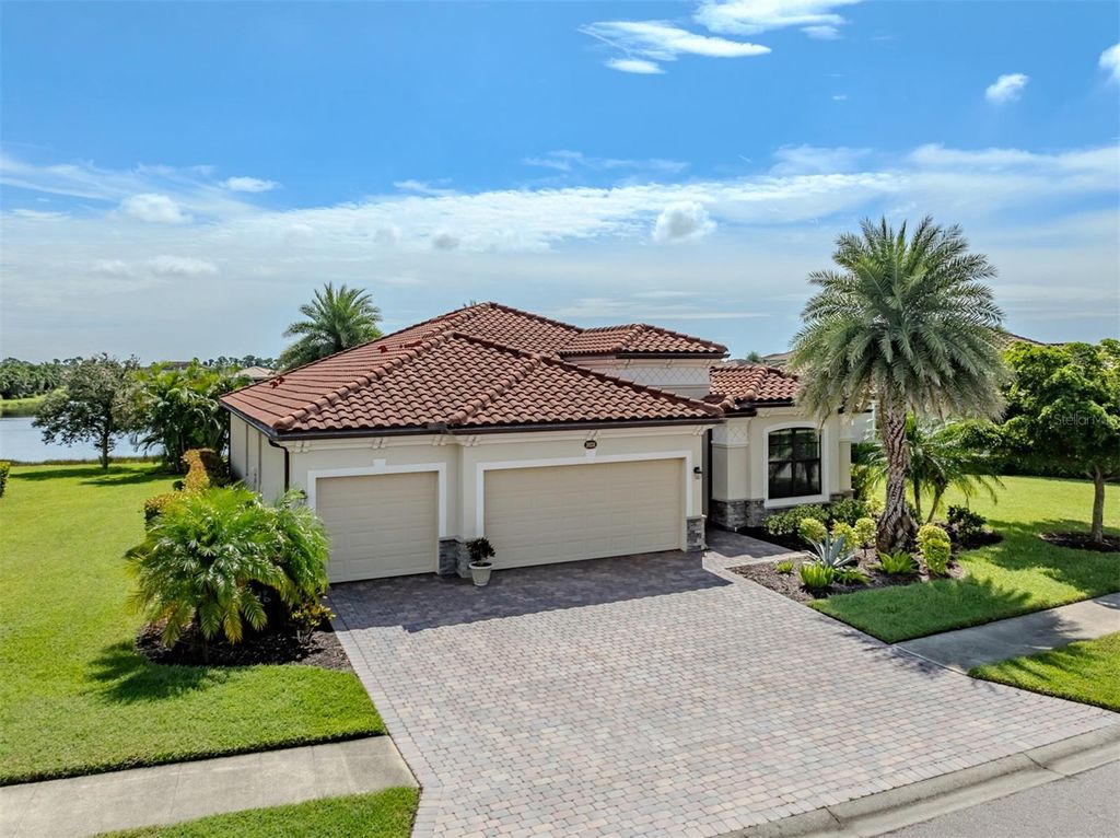 Photo of 20230 Granlago Drive, Venice, FL 34293 (MLS # N6140502)