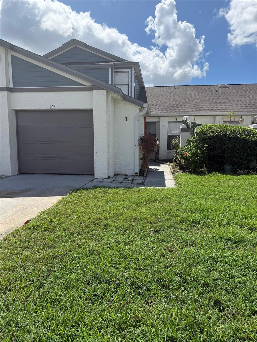 BVL LAKEPOINTE TWNHMS - Residential Lease