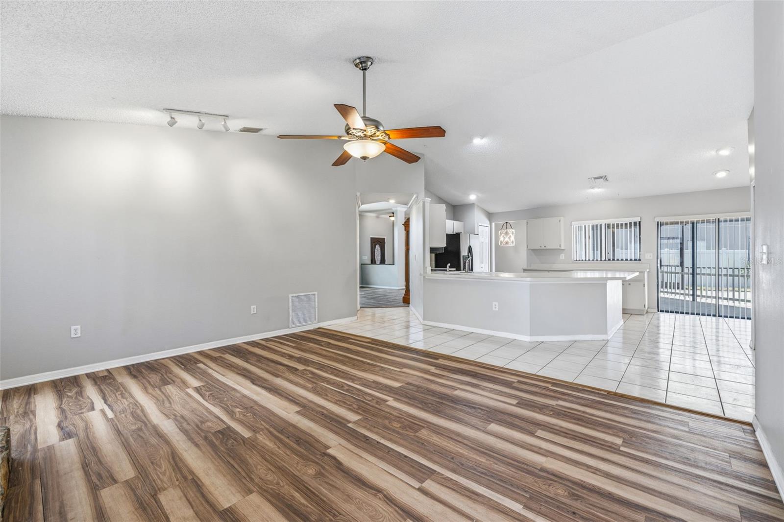 HUNTERS RIDGE - Residential