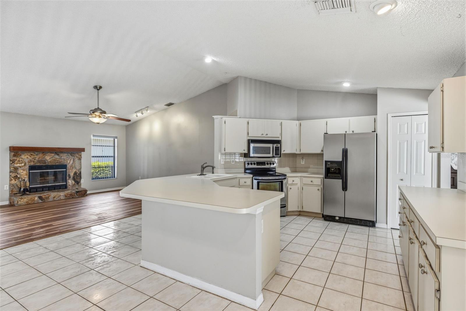 HUNTERS RIDGE - Residential