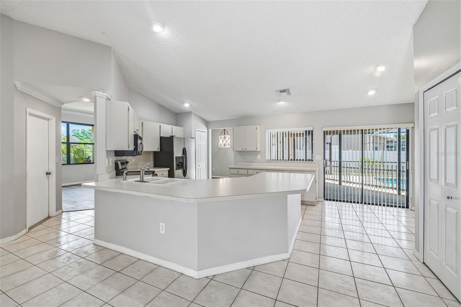 HUNTERS RIDGE - Residential