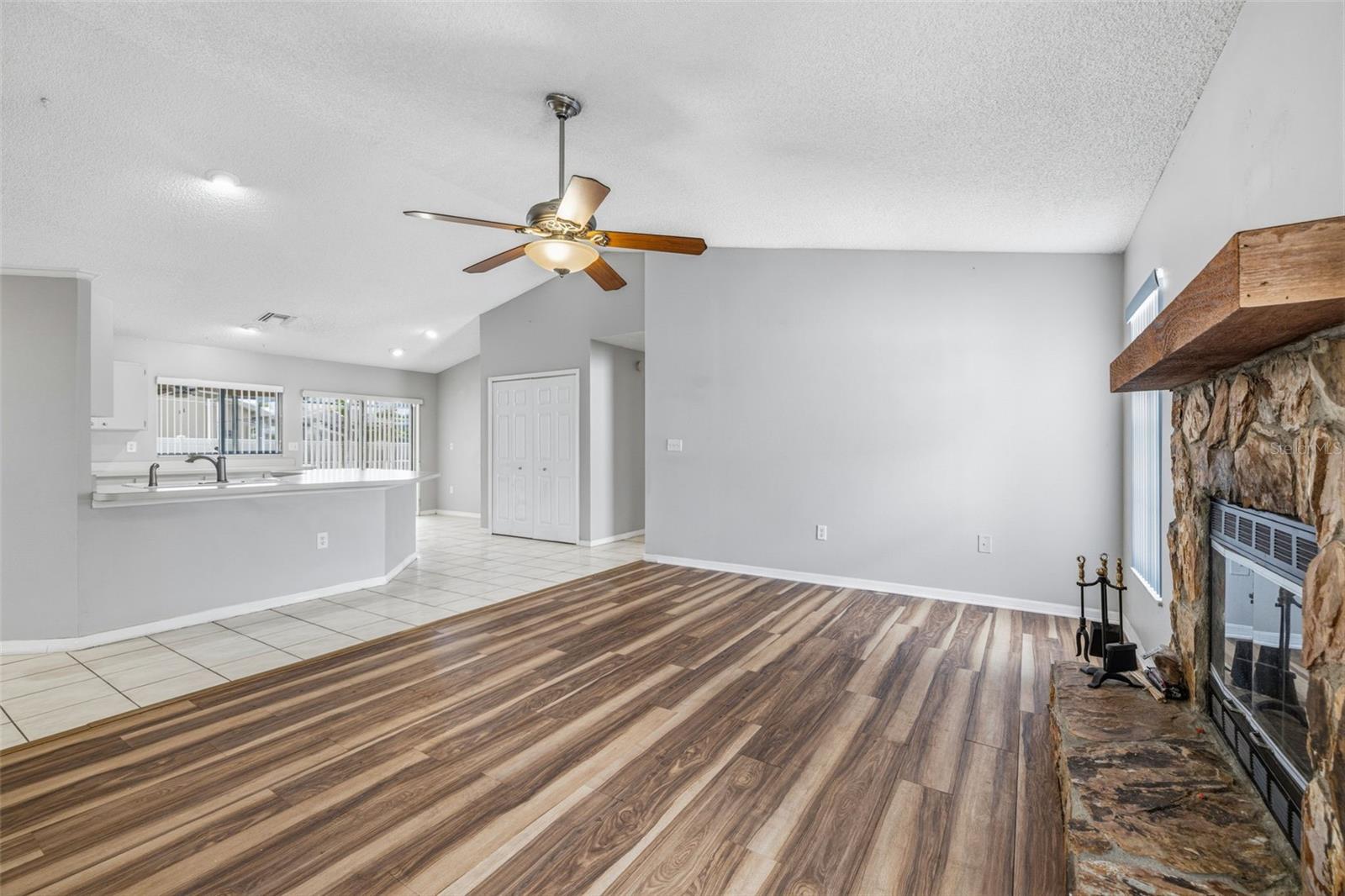 HUNTERS RIDGE - Residential