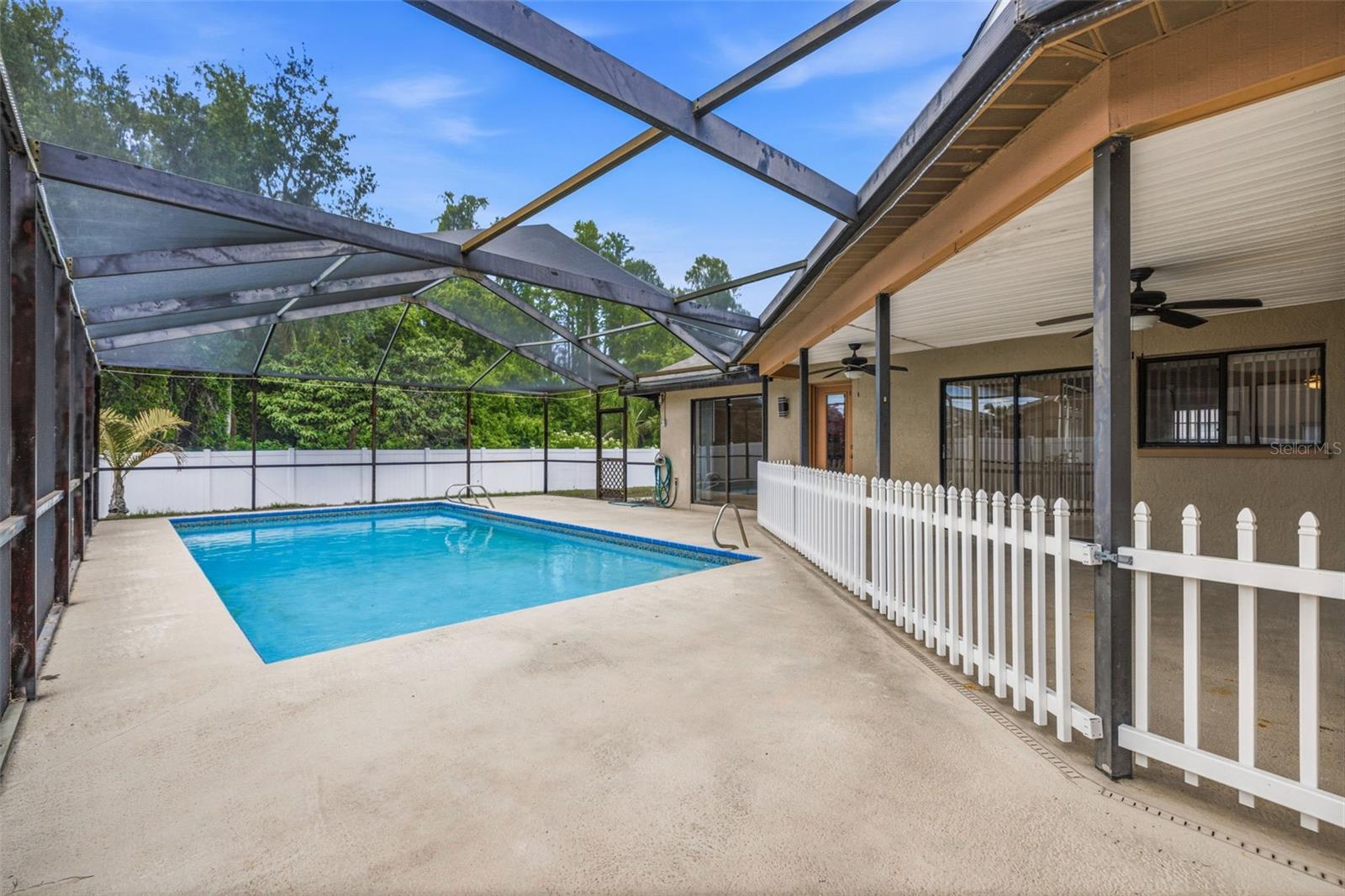 HUNTERS RIDGE - Residential