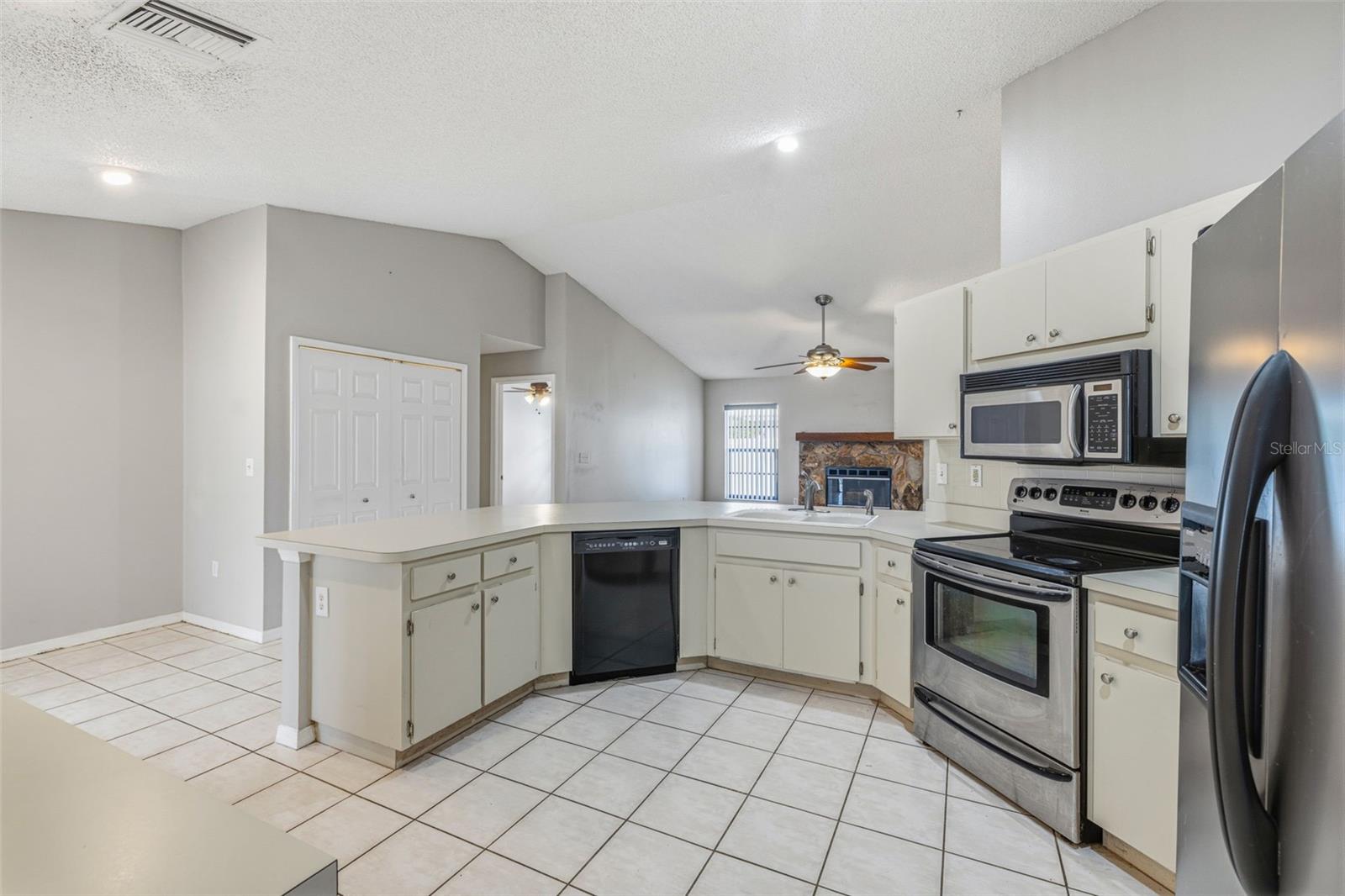 HUNTERS RIDGE - Residential