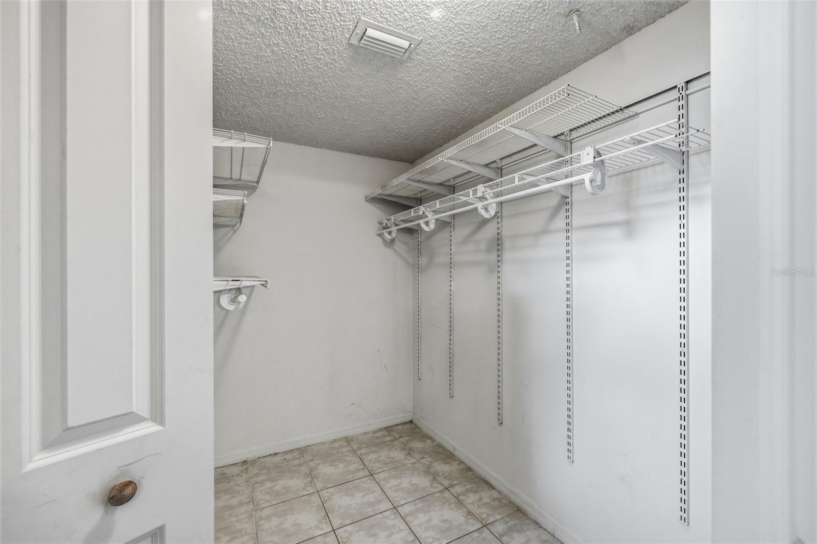 HUNTERS RIDGE - Residential
