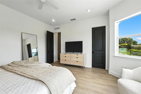 Tiny photo for 16238 Volterra Point, Bella Collina, FL 34756 (MLS # G5099344)