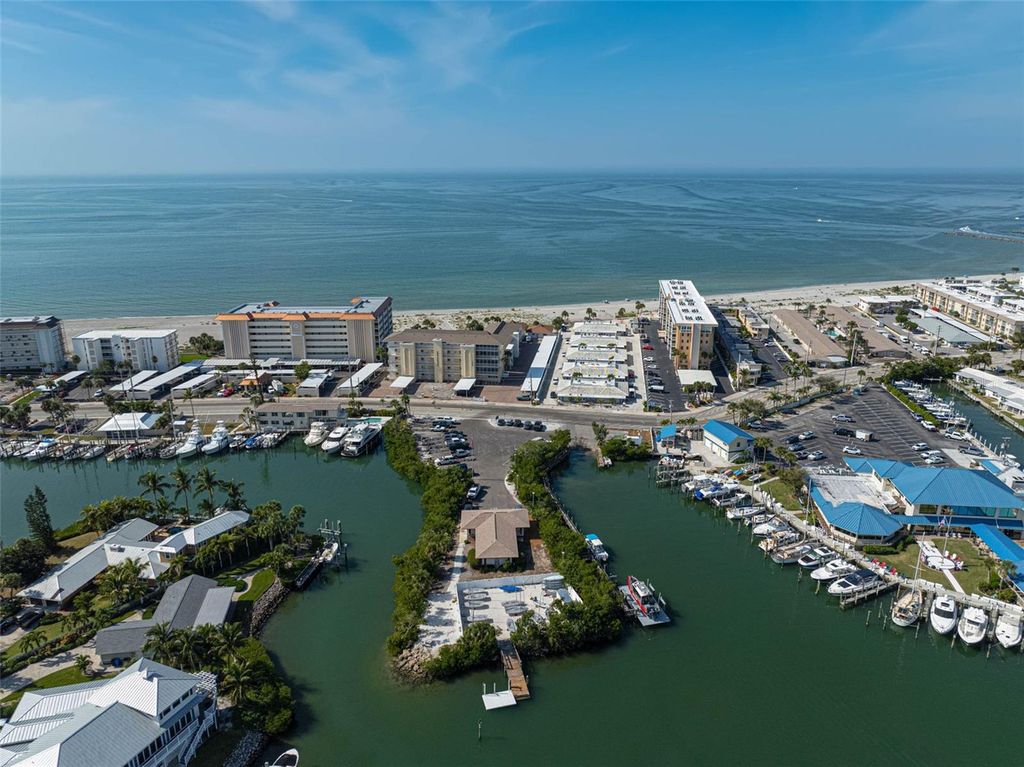 Photo of 995 Laguna Drive #103, Venice, FL 34285 (MLS # N6141791)