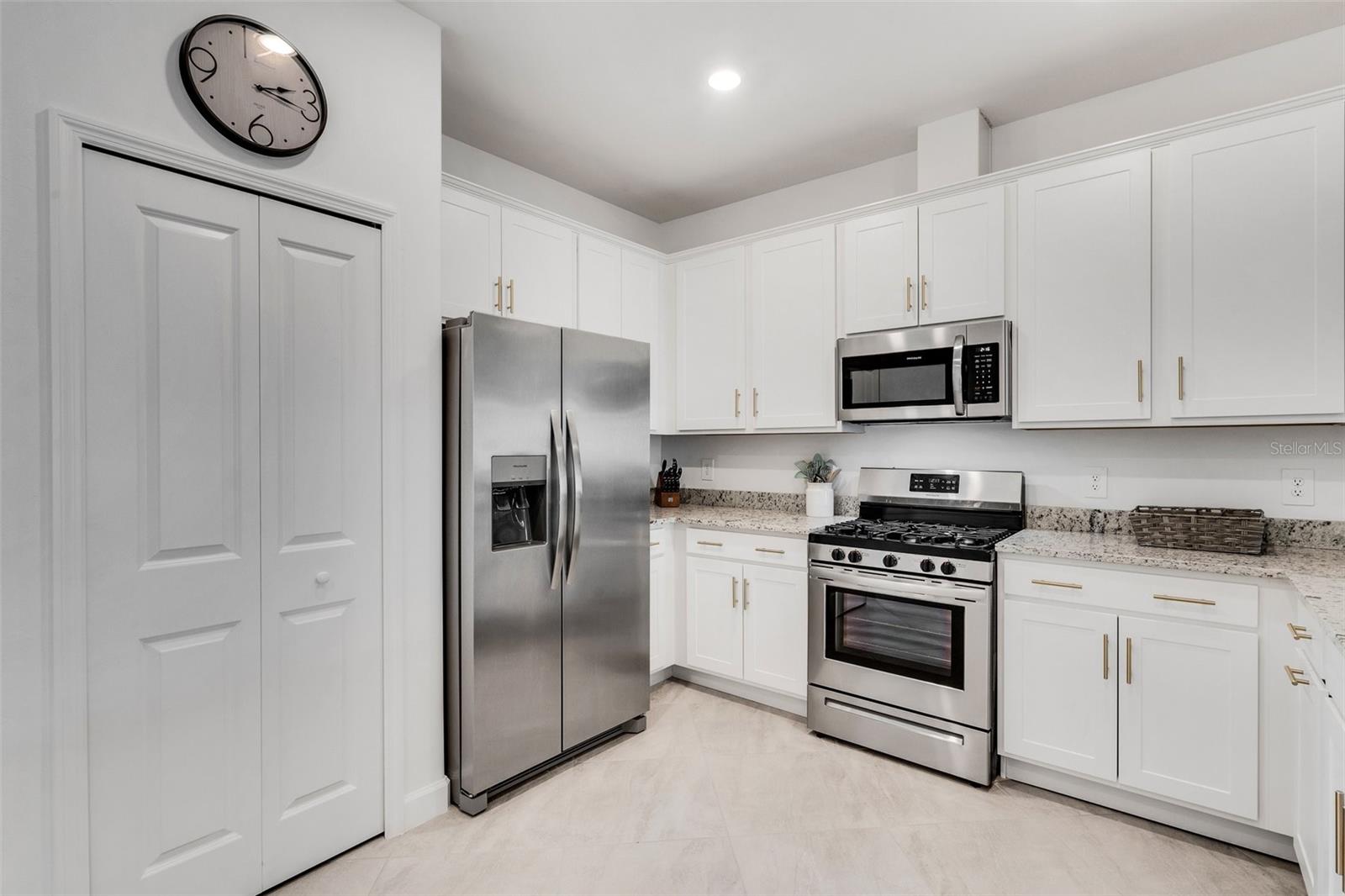 LORRAINE LAKES PH I - Residential Lease