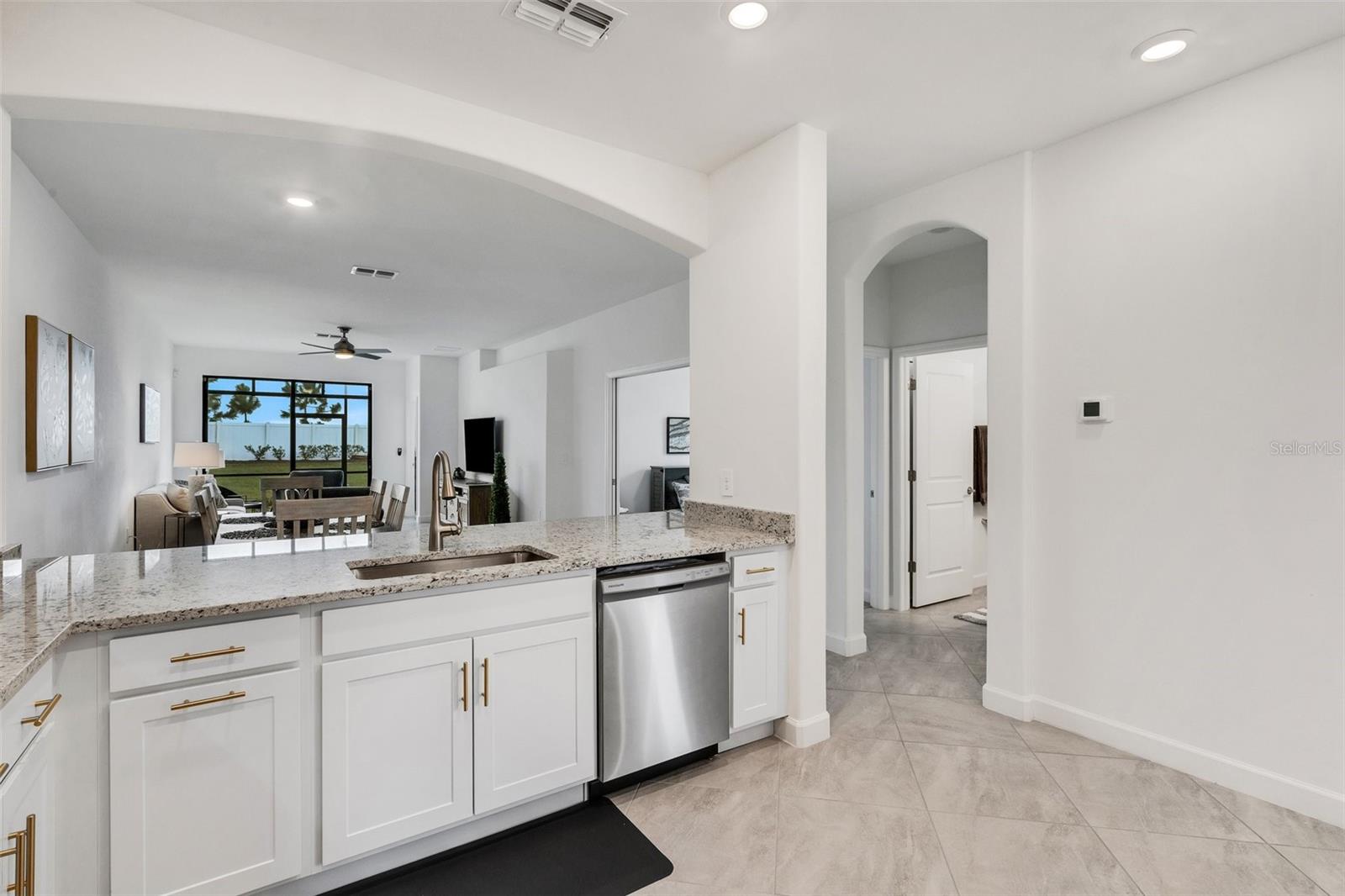 LORRAINE LAKES PH I - Residential Lease