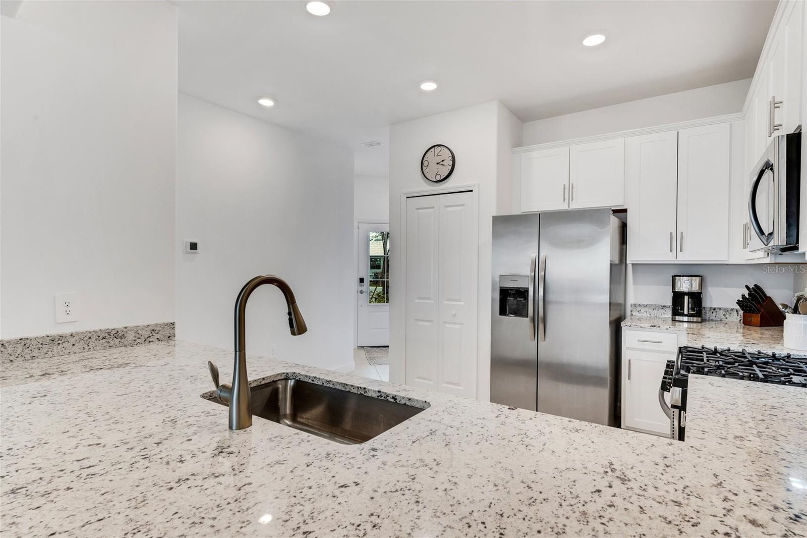 LORRAINE LAKES PH I - Residential Lease
