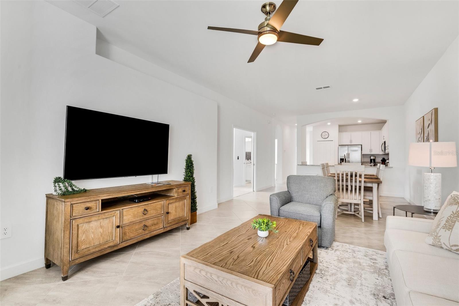 LORRAINE LAKES PH I - Residential Lease