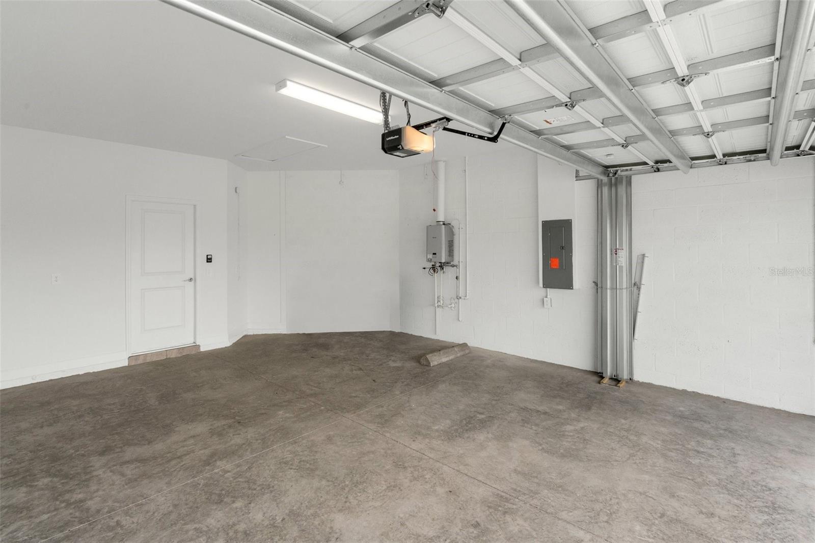 LORRAINE LAKES PH I - Residential Lease