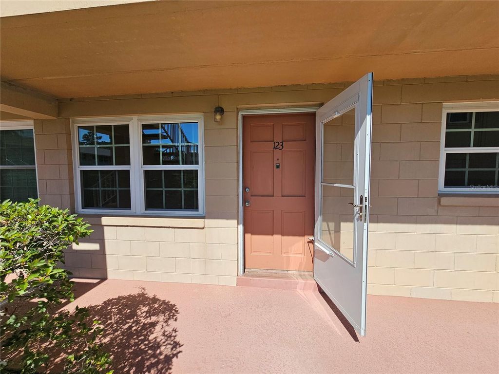 Photo of 1100 E Caroline Street #123, Tavares, FL 32778 (MLS # OM724777)
