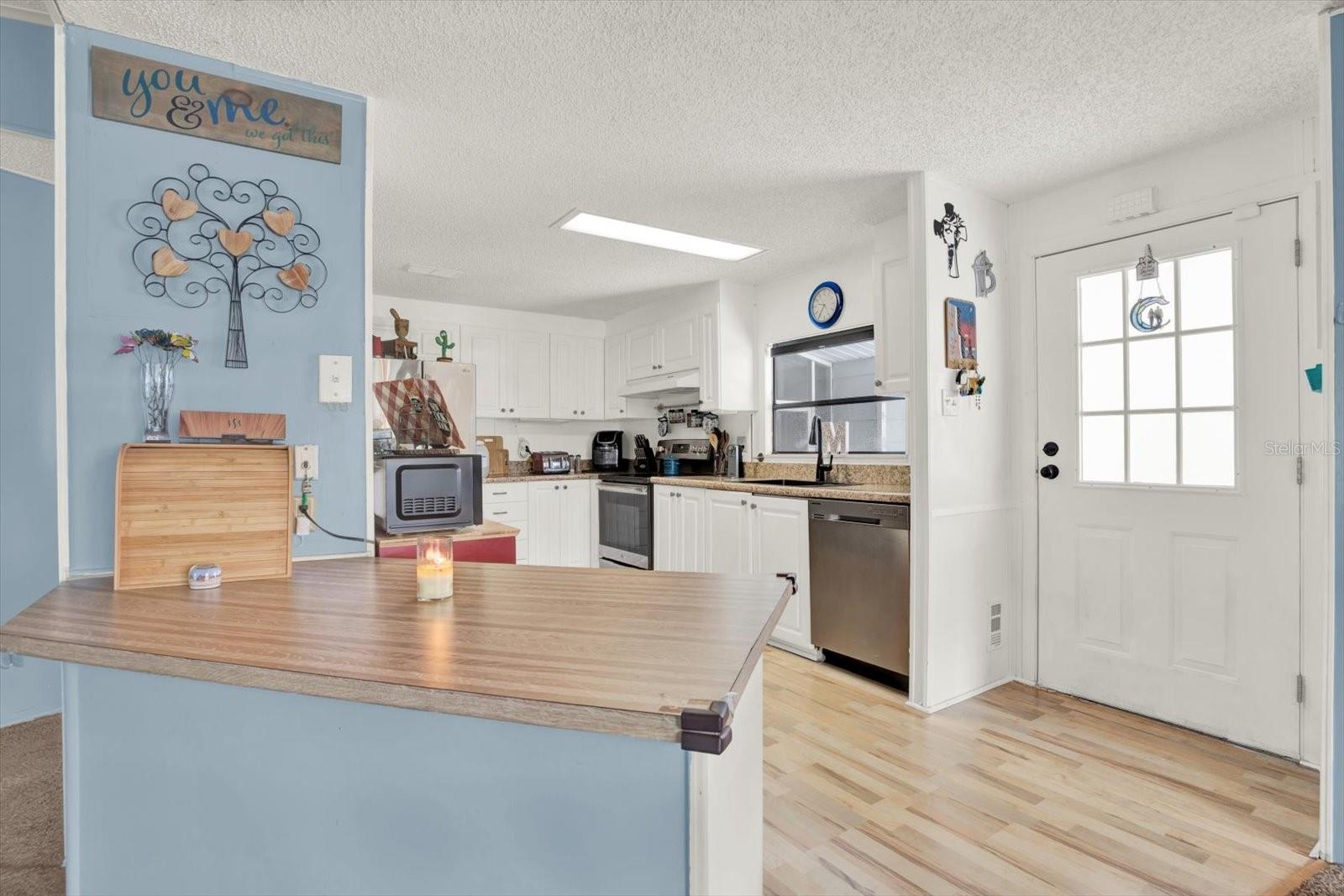 4865 GOLDENVIEW LANE