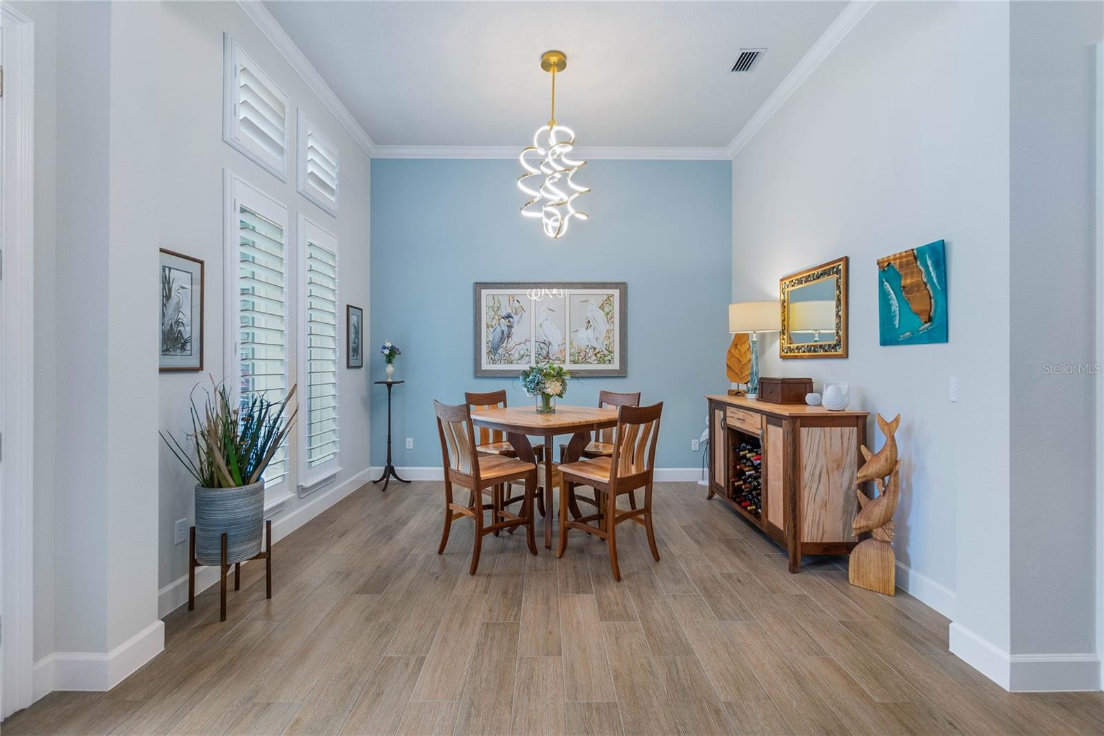 204 ASHWOOD COURT