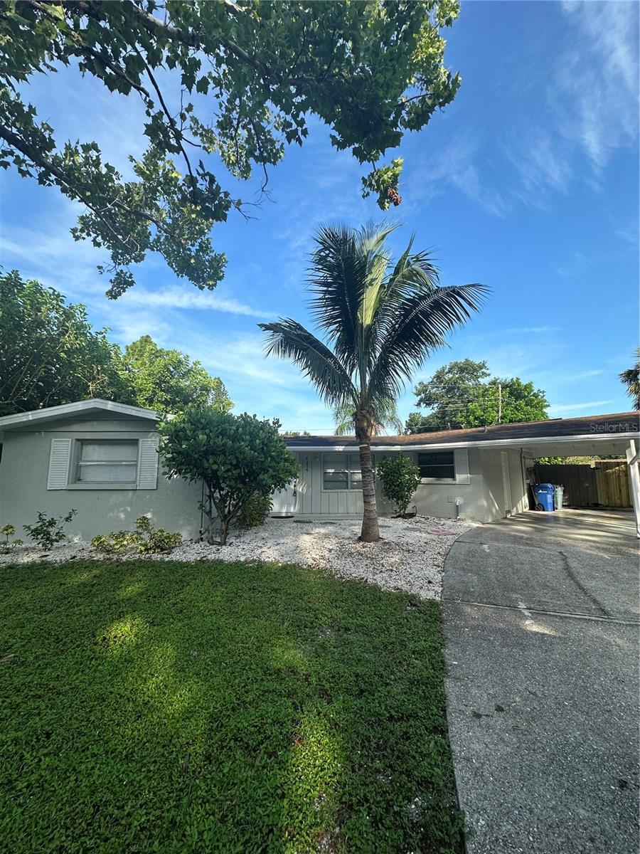 Annual $2750 +$200 OFF First month rent Fully furnished & Lawncare INCLUDED! Seasonal $5500/month
Charming In-Town Single-Family Home – Prime Location!
Availability: Immediate
Discover your new home in the heart of Sarasota! This delightful 2-bedroom, 2-bathroom furnished single-family home is perfectly situated in a highly sought-after in-town location, just moments away from Siesta Key Beach, premier shopping centers, top-notch golf courses, renowned hospitals, the vibrant downtown Sarasota area, Ed Smith Stadium where the Baltimore Orioles have their spring training, and the world-renowned Marie Selby Botanical Gardens, recently voted by Time Magazine as one of the 100 "Greatest Places to Visit" for 2024.
Key Features:
Spacious Layout: Enjoy a well-designed floor plan with 2 cozy bedrooms, including a master suite, both thoughtfully placed to maximize privacy and comfort.
Modern Amenities: Recently updated with new stainless steel appliances, sleek granite countertops, and a stylish tile backsplash in the kitchen, this home combines modern convenience with timeless charm.
Comfortable Living Spaces: The inviting living room opens up from a screened patio, creating a warm and welcoming entryway. Ceiling fans throughout ensure a cool and comfortable atmosphere year-round.
Convenient Laundry Room: A generously sized laundry room with abundant storage is located just off the kitchen, making household chores a breeze.
Outdoor Oasis: Step outside to a covered, screened lanai at the rear of the home—perfect for relaxing or entertaining. The expansive backyard offers ample space for outdoor activities, gardening, or simply soaking up the Florida sunshine.
Location, Location, Location!
Nestled in a prime area, this home offers easy access to all that Sarasota has. Whether you're heading to the beach, enjoying a round of golf, catching a game at Ed Smith Stadium, exploring downtown Sarasota, or immersing yourself in the beauty of Marie Selby Botanical Gardens, everything you need is just minutes away.
Don't Miss Out! This charming home won't be available for long. Schedule your viewing today and experience the best of Sarasota living!
Unit amenities
Air conditioner, Carport, Ceiling fan, Dishwasher, Disposal, Dryer, Fenced yard, Furnished, Heat, Microwave, Mirrors