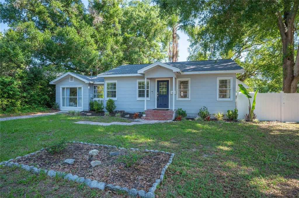 Photo of 1037 Josephine Street, Lakeland, FL 33815 (MLS # L4962883)