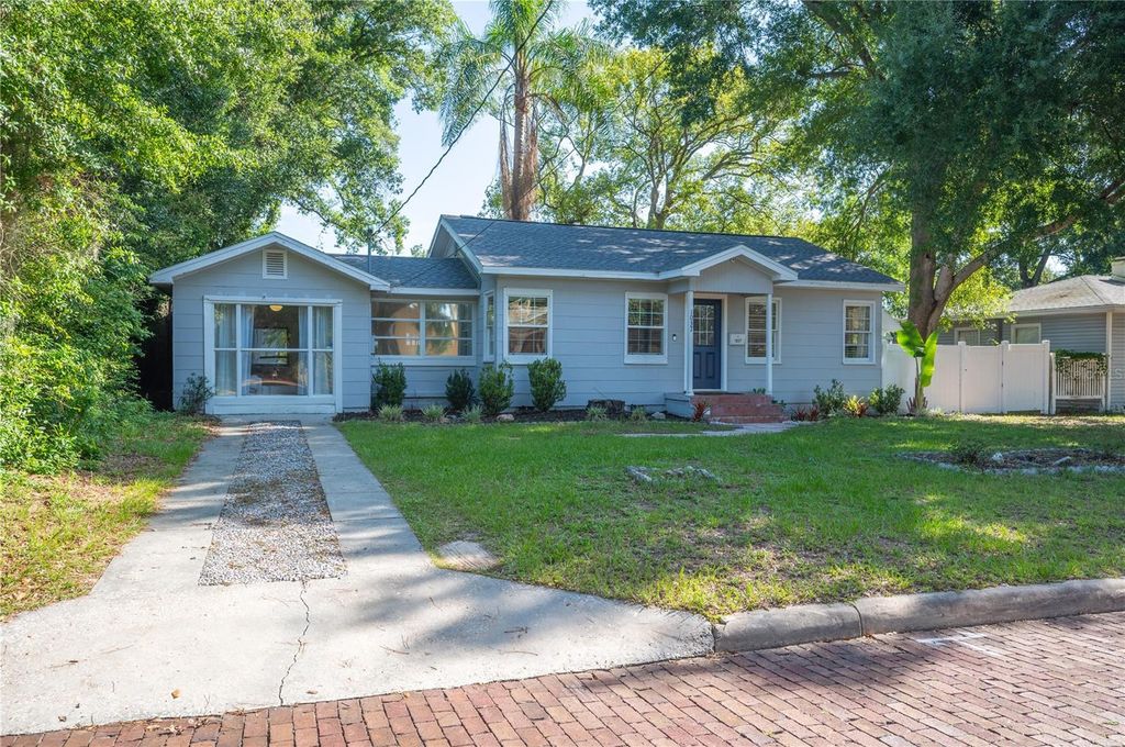 Photo of 1037 Josephine Street, Lakeland, FL 33815 (MLS # L4962883)