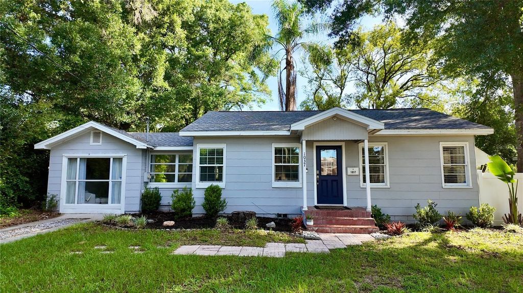 Photo of 1037 Josephine Street, Lakeland, FL 33815 (MLS # L4962883)