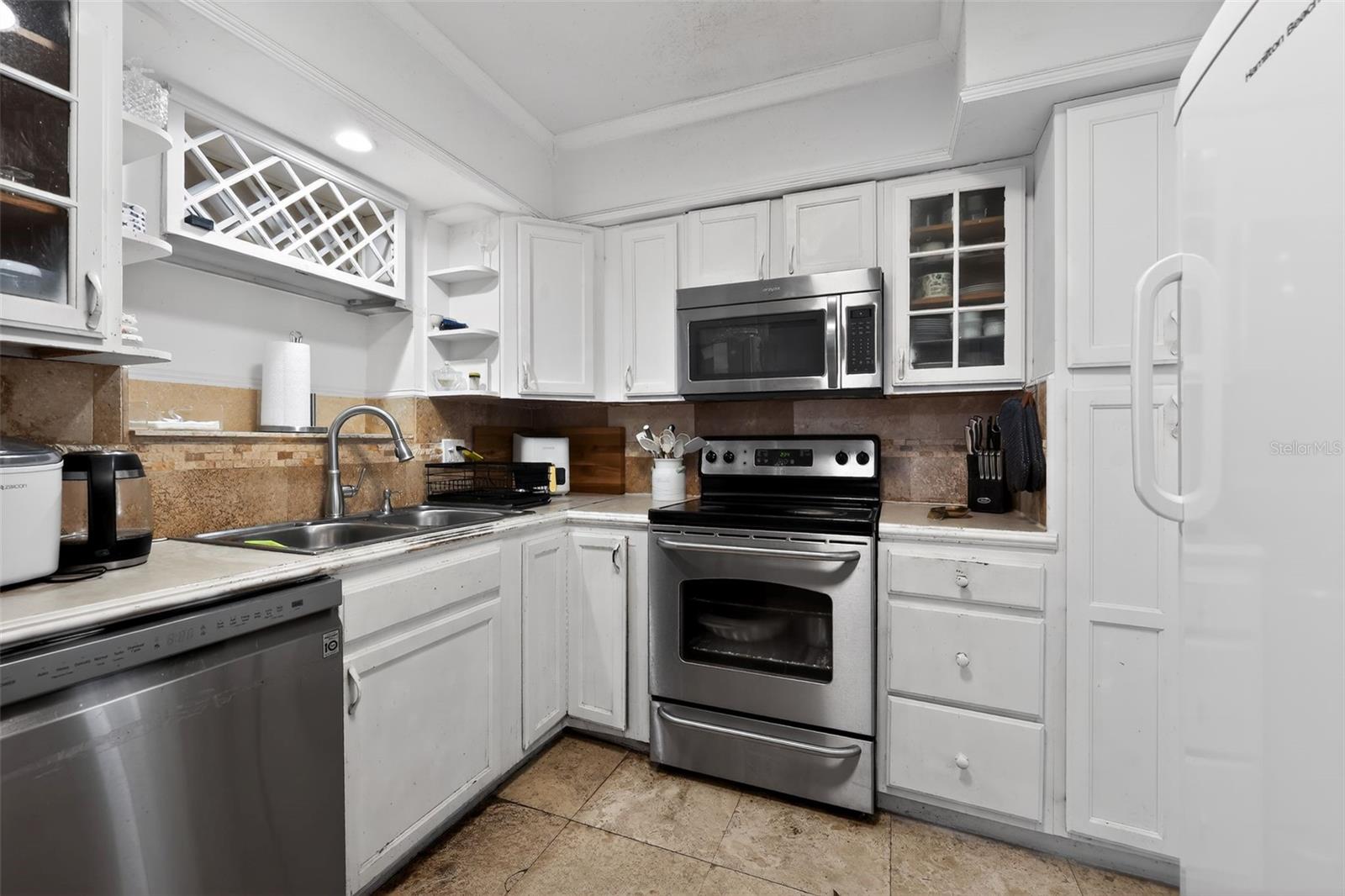 HOLLYWOOD PARK 4-19 B - Residential