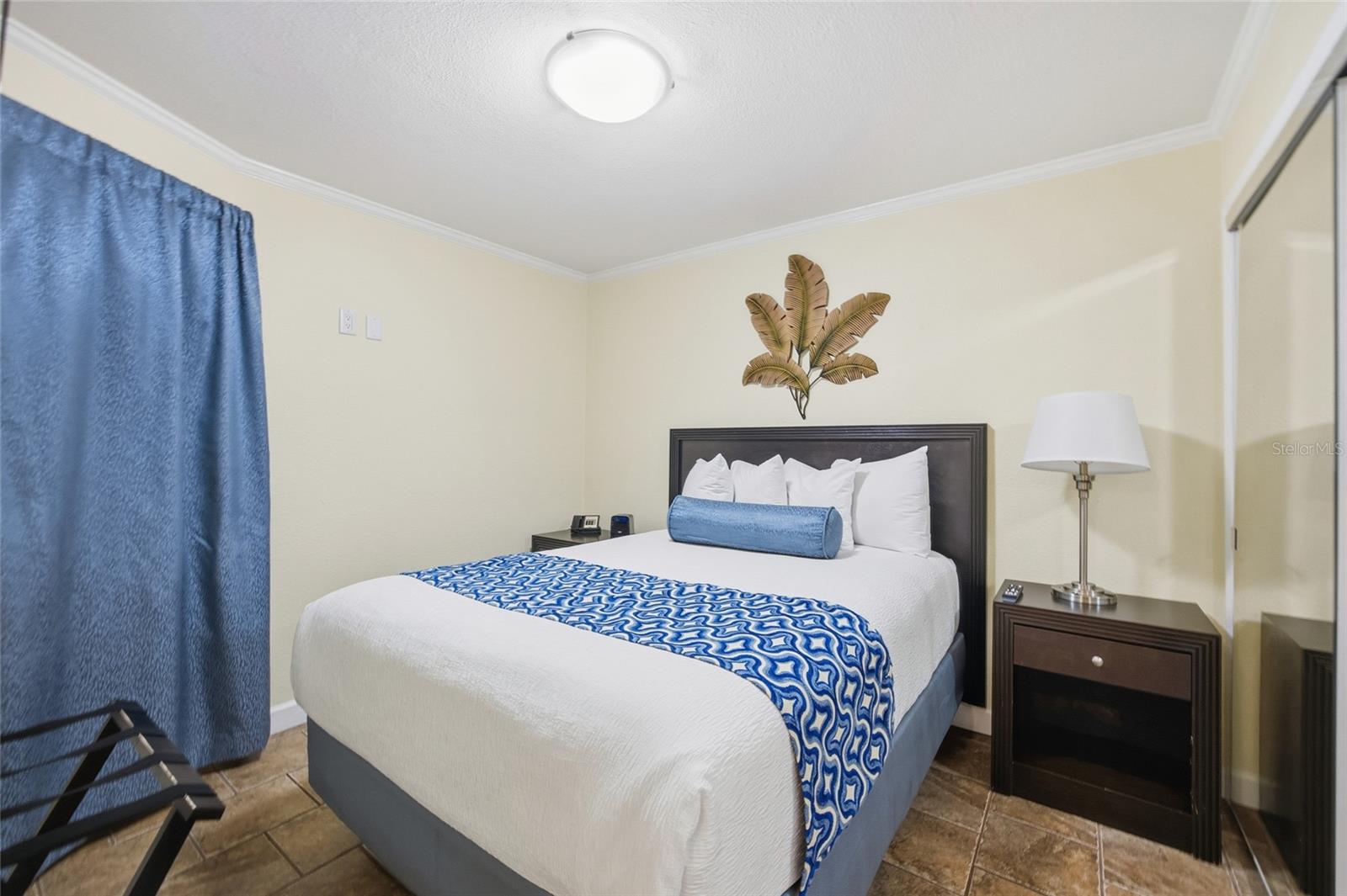 SAILPORT RESORT CONDO ON - Residential