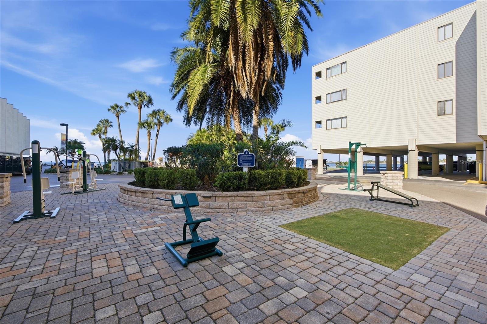 SAILPORT RESORT CONDO ON - Residential