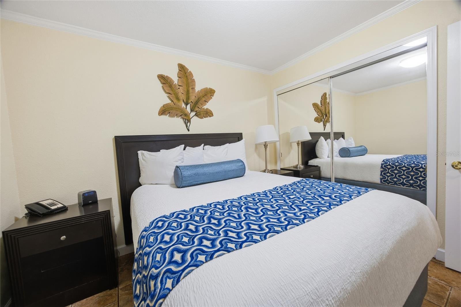 SAILPORT RESORT CONDO ON - Residential