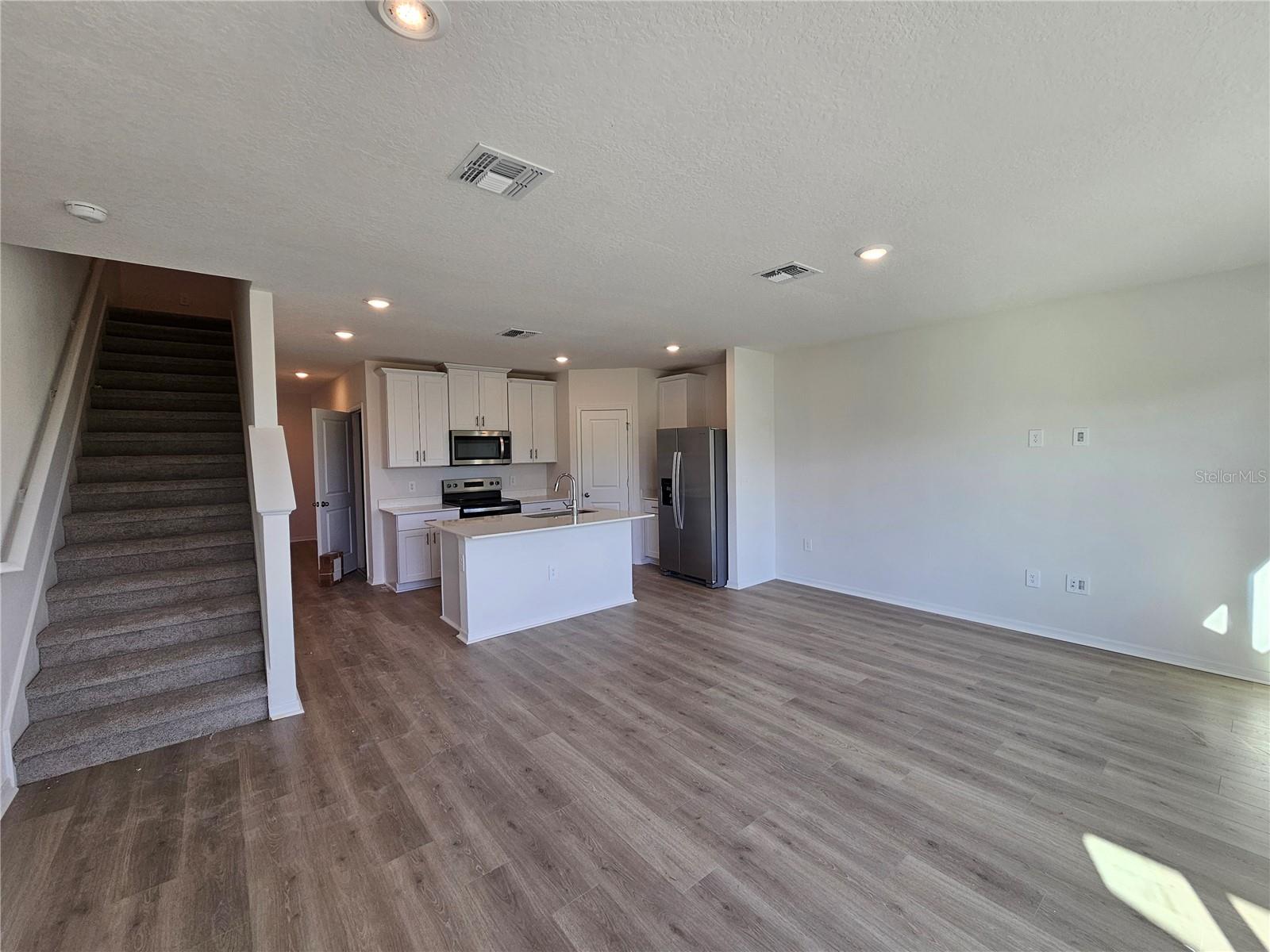 RESERVES AT HAMMOCK OAKS PHASE 1B - Residential