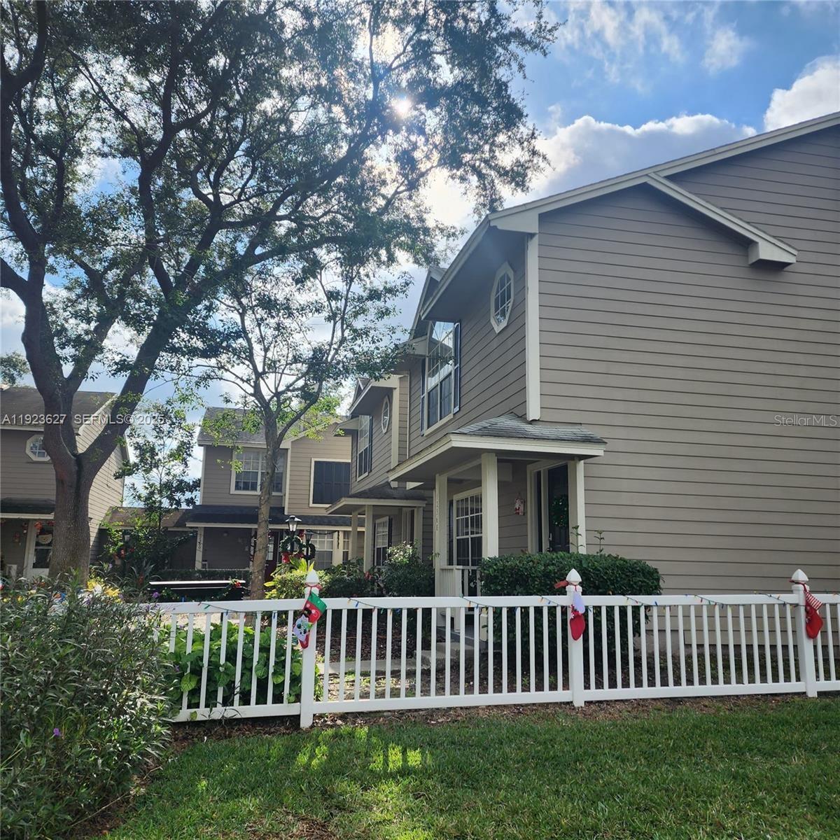 THATCHERS LANDING CONDO 03 - Residential Lease