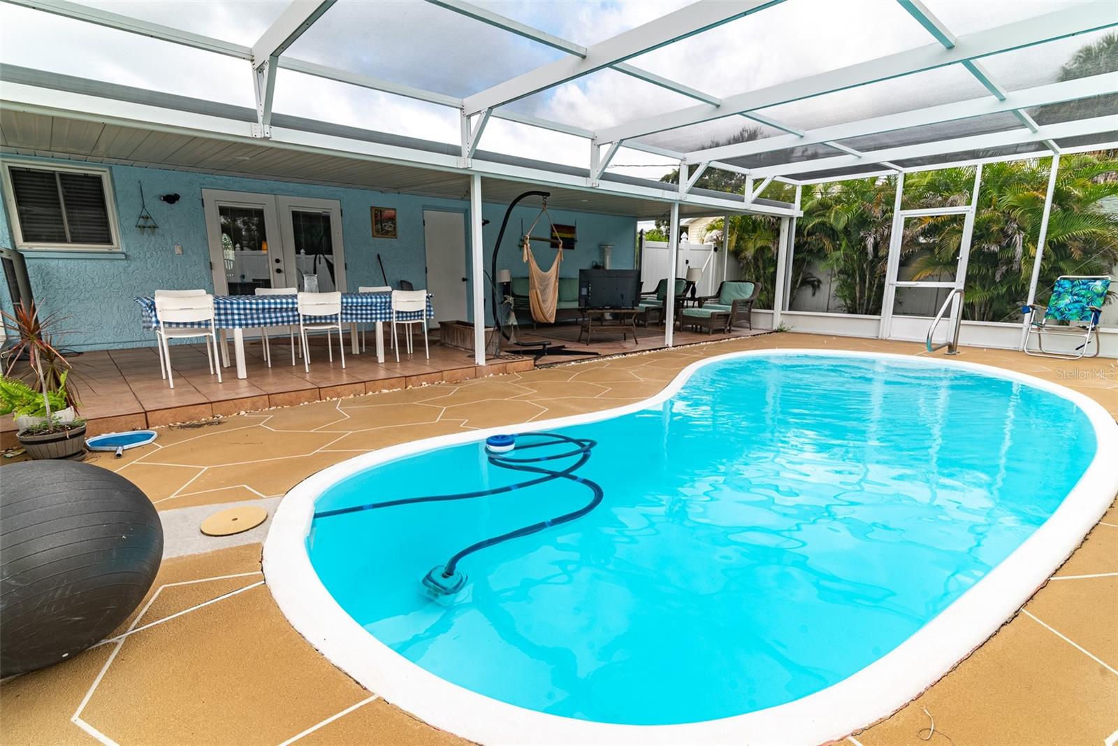 ALLENDALE TERRACE BLKS A-B-1-2-3-4-5-6 - Residential