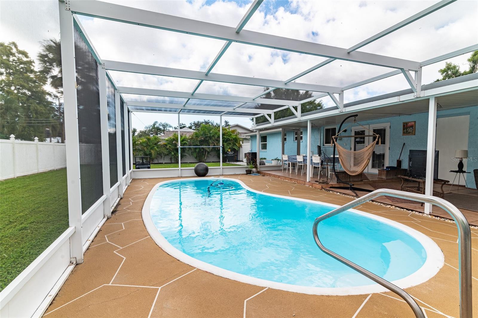 ALLENDALE TERRACE BLKS A-B-1-2-3-4-5-6 - Residential