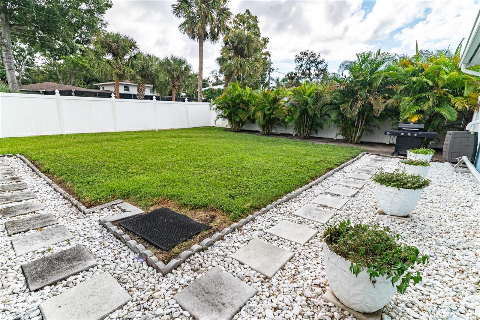 ALLENDALE TERRACE BLKS A-B-1-2-3-4-5-6 - Residential