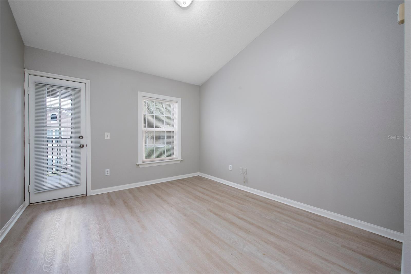 COURTNEY LNDG - Residential