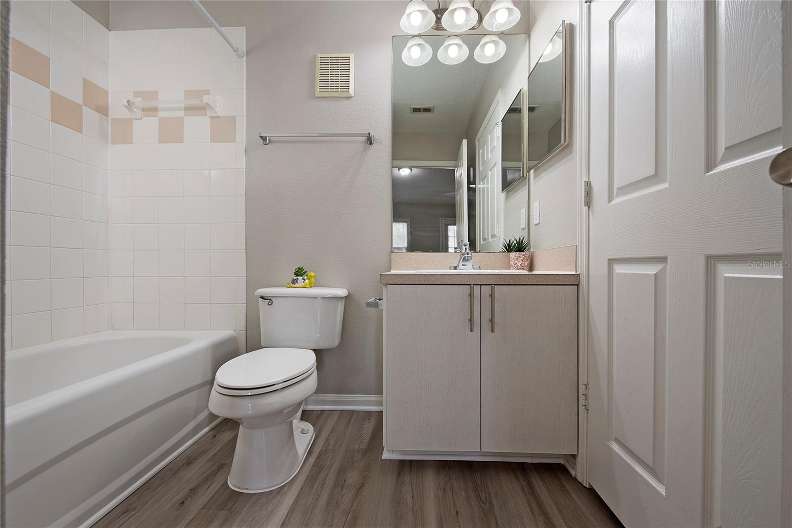 COURTNEY LNDG - Residential