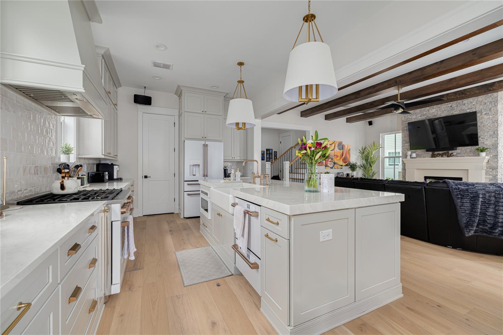 HYDE PARK - Residential