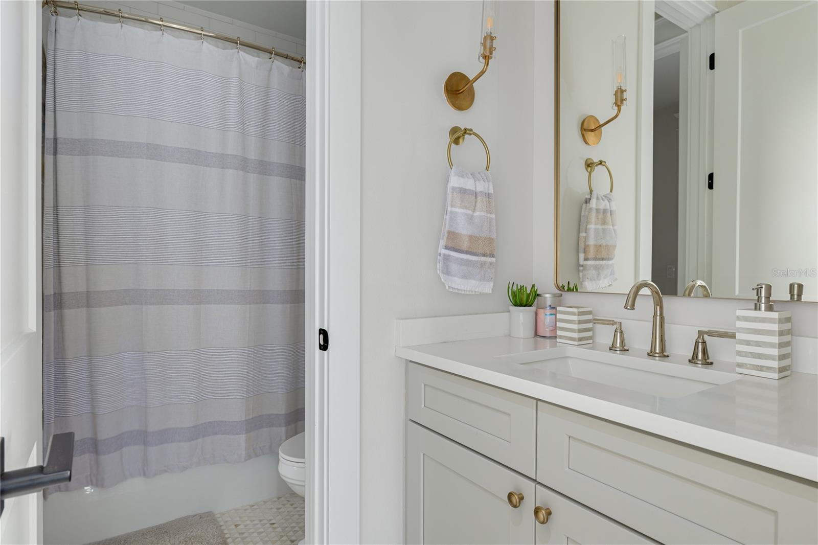 HYDE PARK - Residential