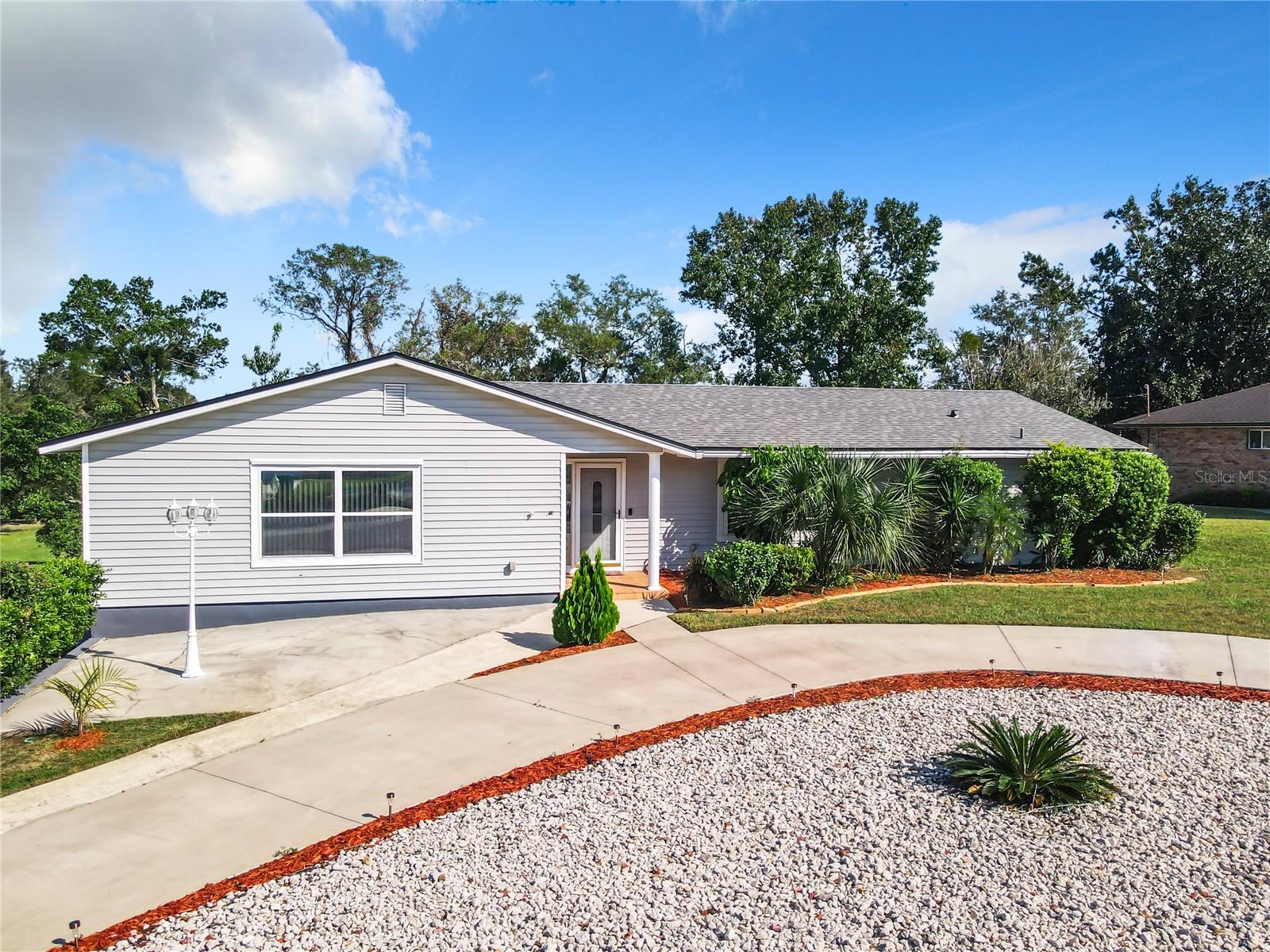 2281 E UNION CIRCLE