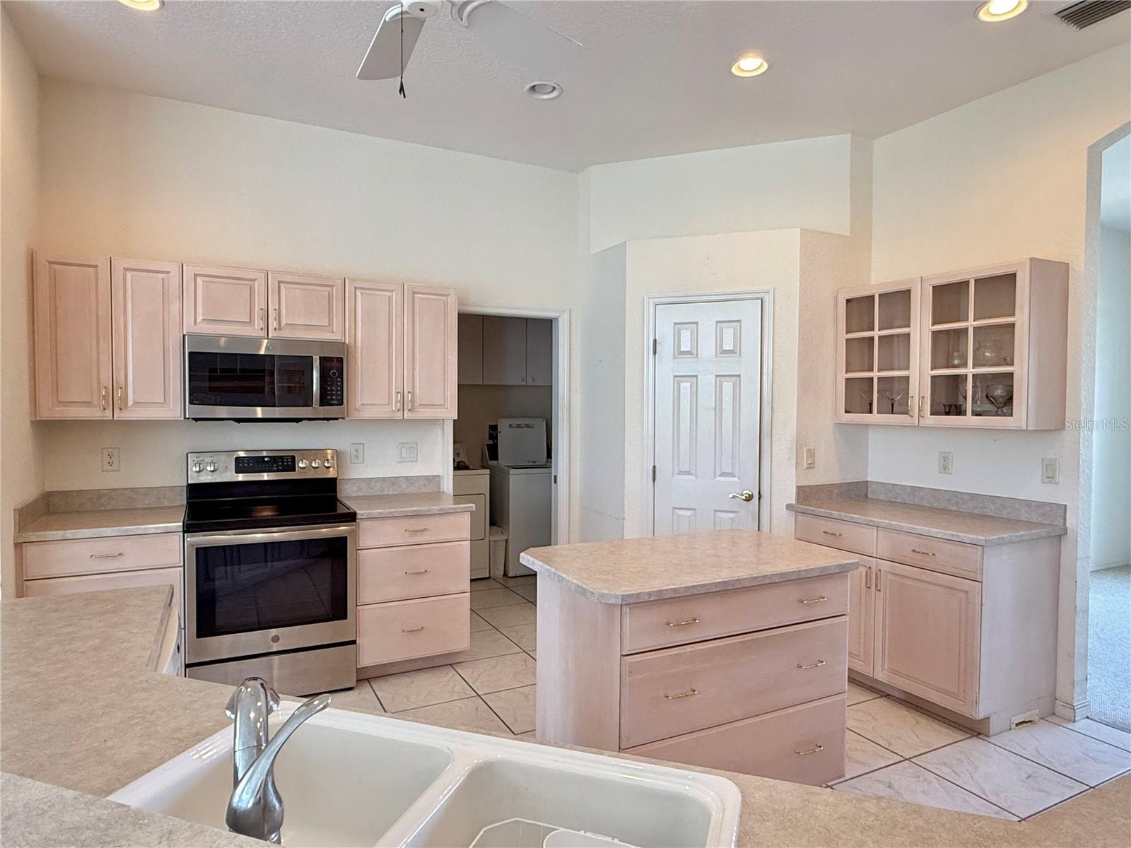 SUN N LAKE - Residential