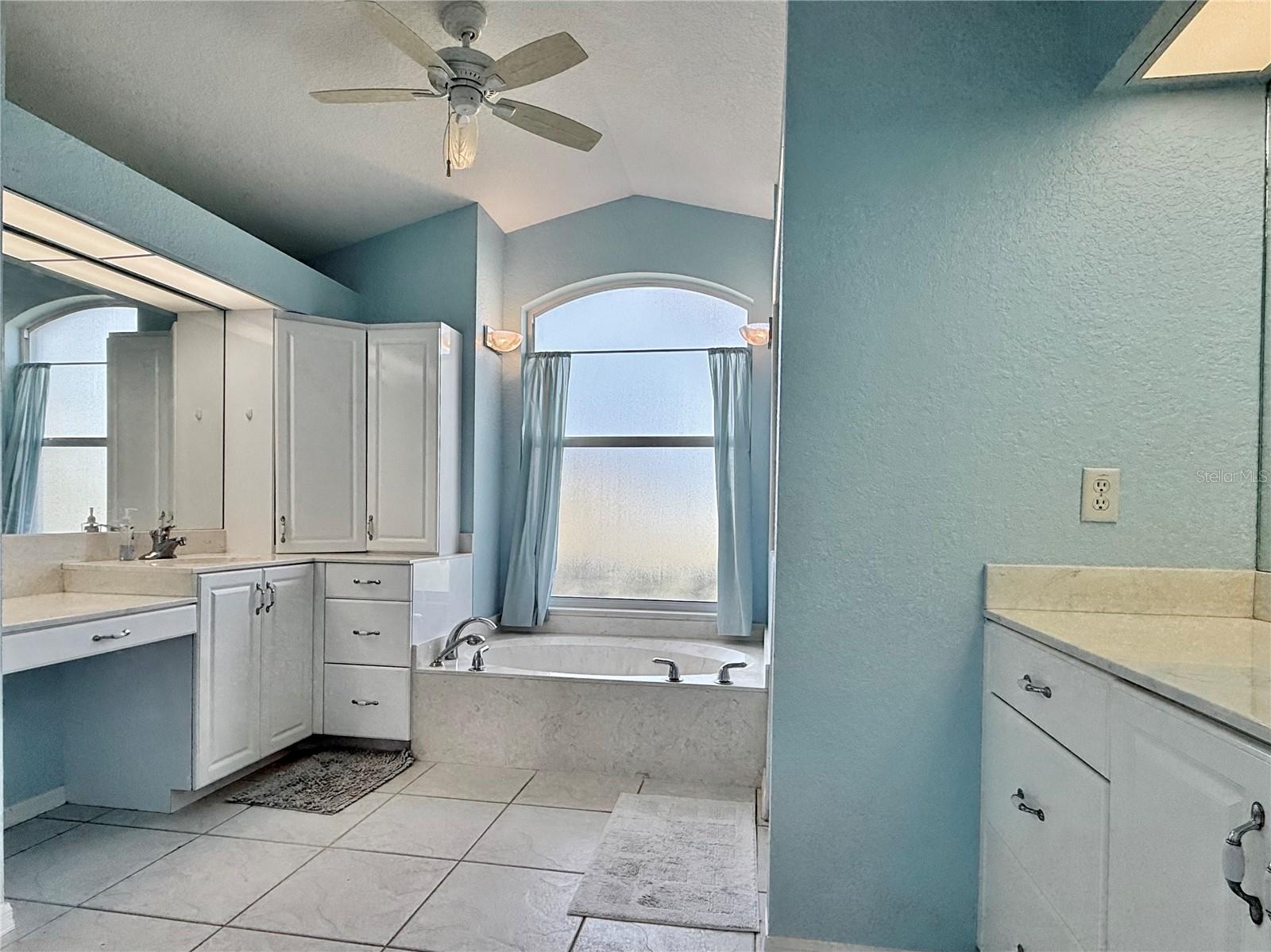 SUN N LAKE - Residential