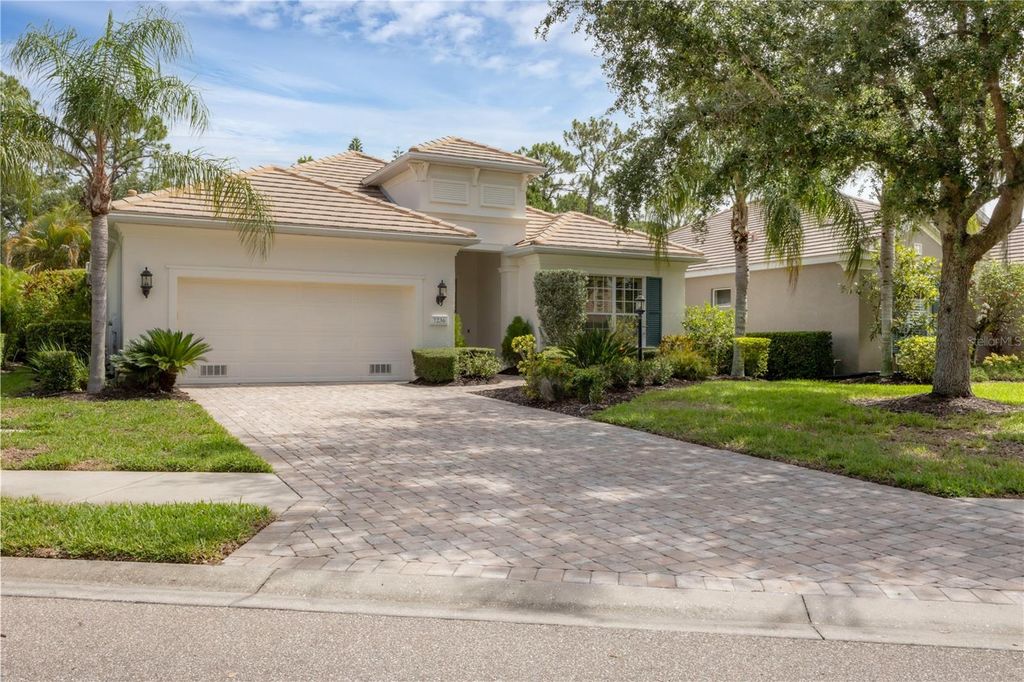 Photo of 7236 Lismore Court, Lakewood Ranch, FL 34202 (MLS # A4701123)