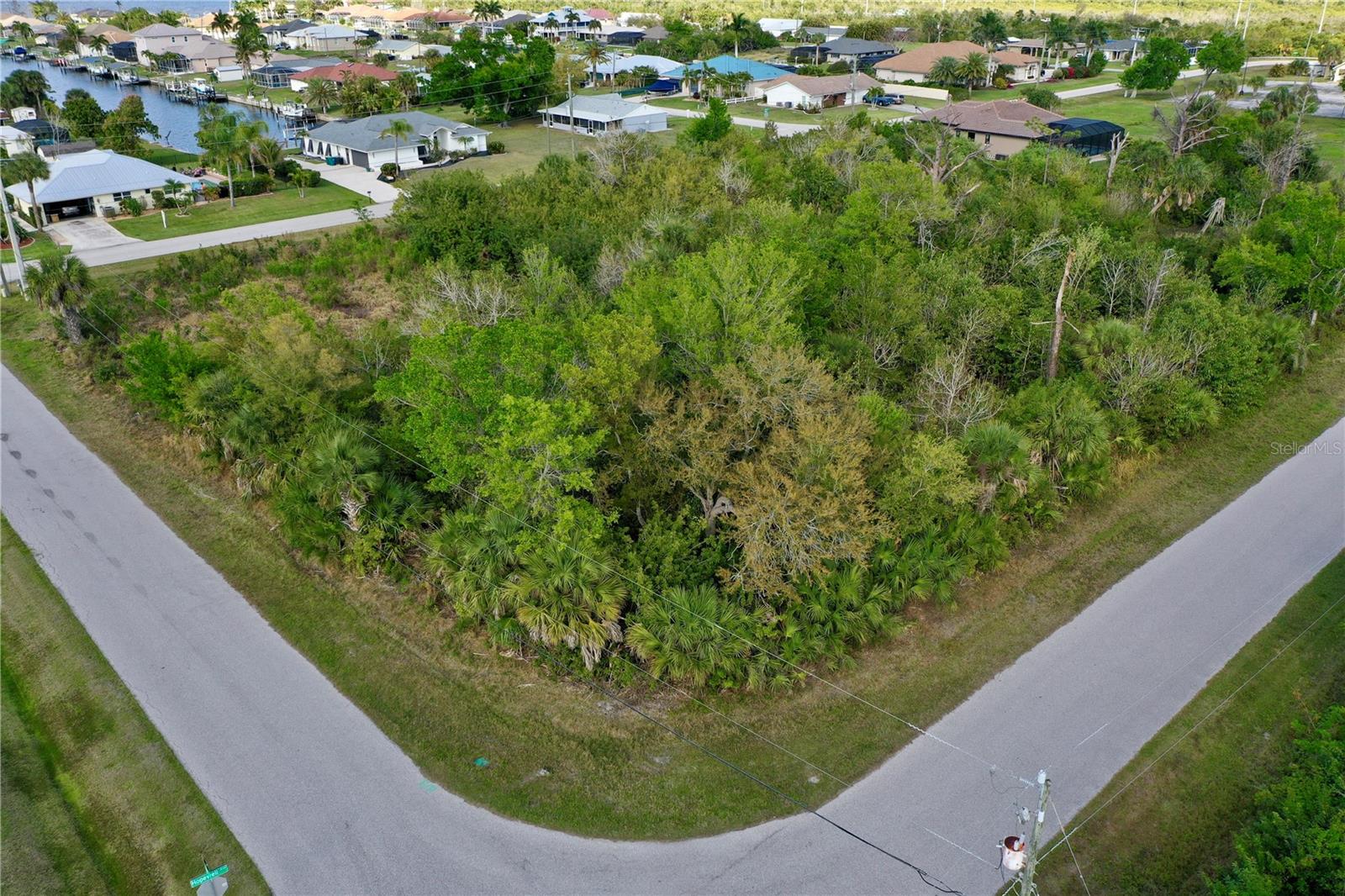 PORT CHARLOTTE SEC 052 - Land