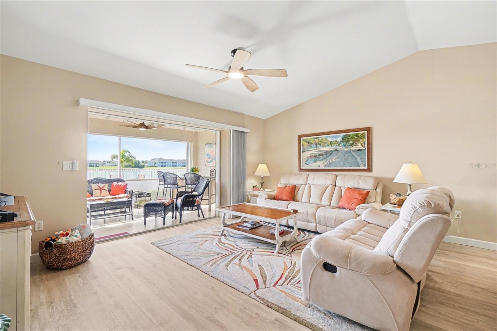 LAKESIDE GARDENS 02 - Residential