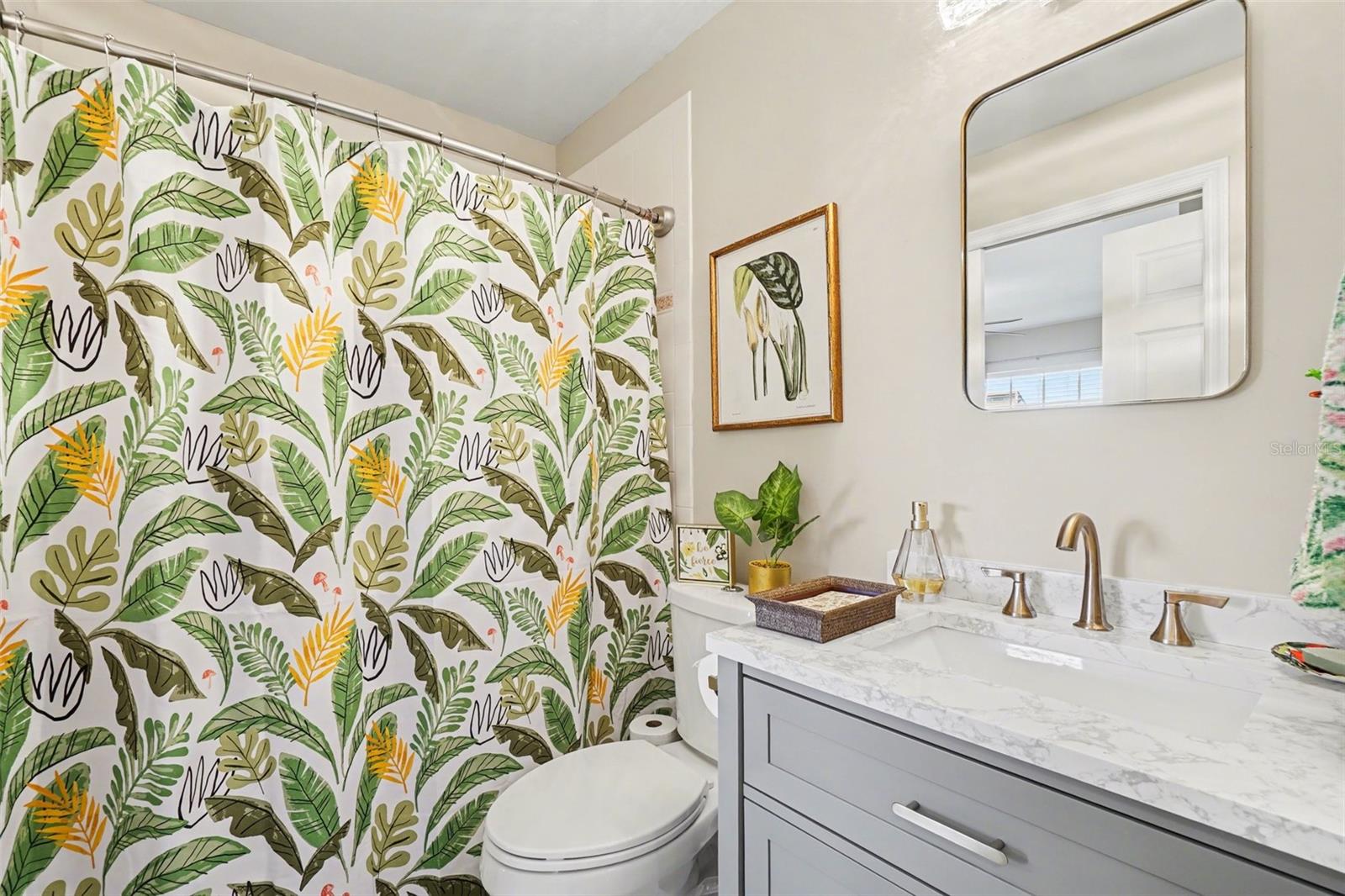 LAKESIDE GARDENS 02 - Residential