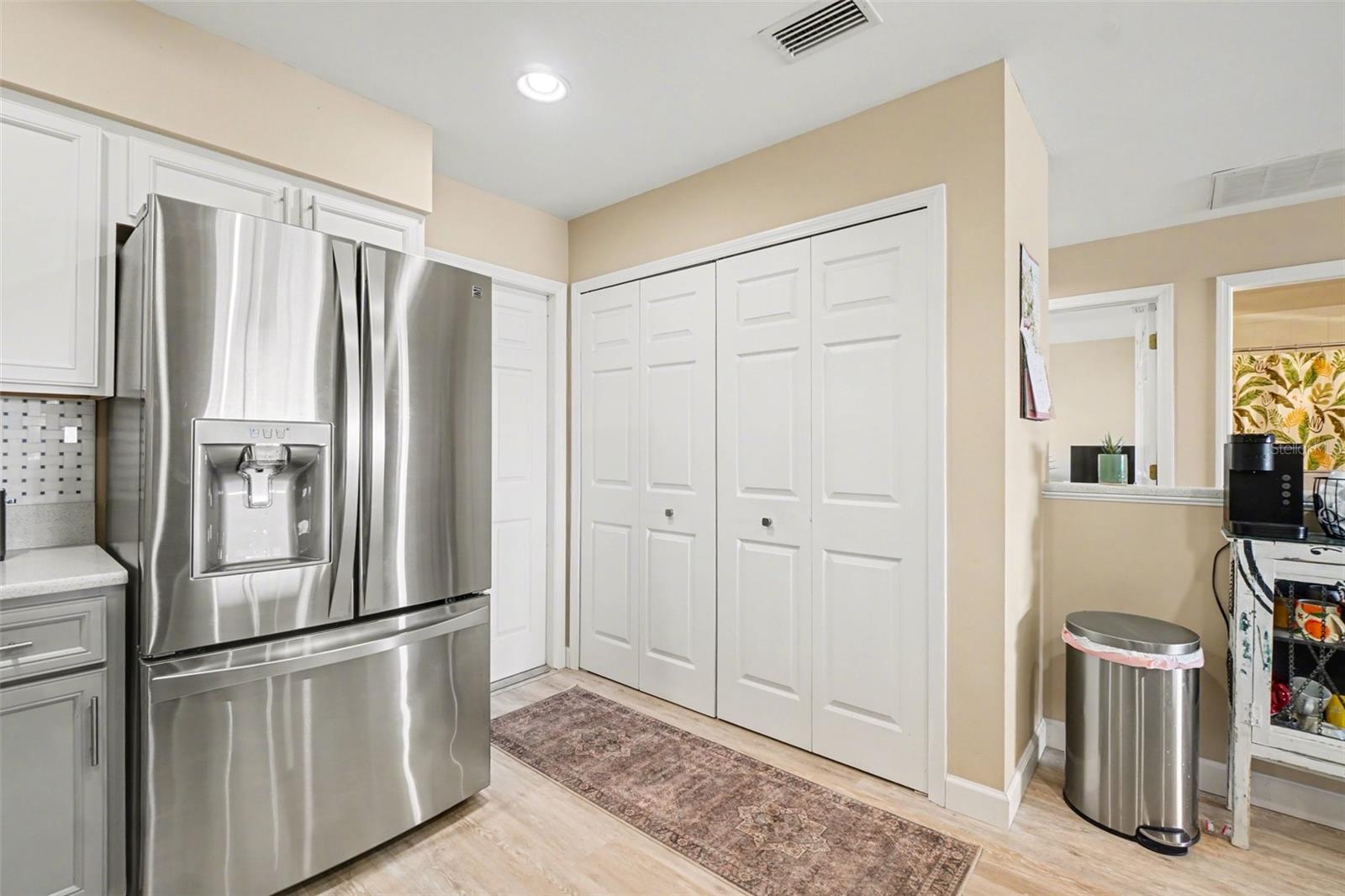 LAKESIDE GARDENS 02 - Residential